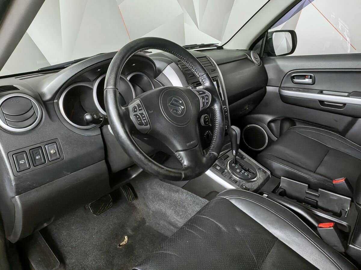 Suzuki Grand Vitara с пробегом — 2014 год. Фото: #12