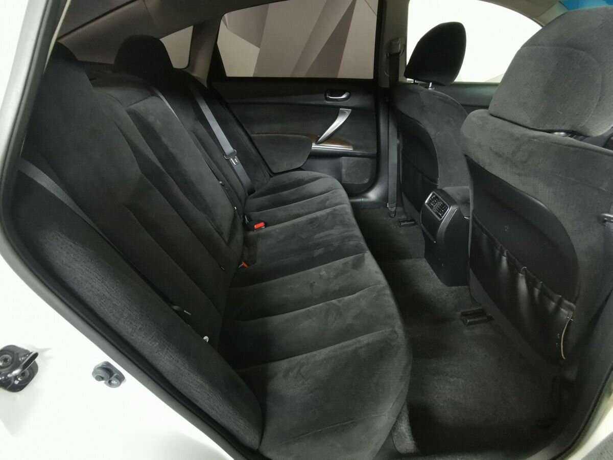 Nissan Teana с пробегом — 2012 год. Фото: #11