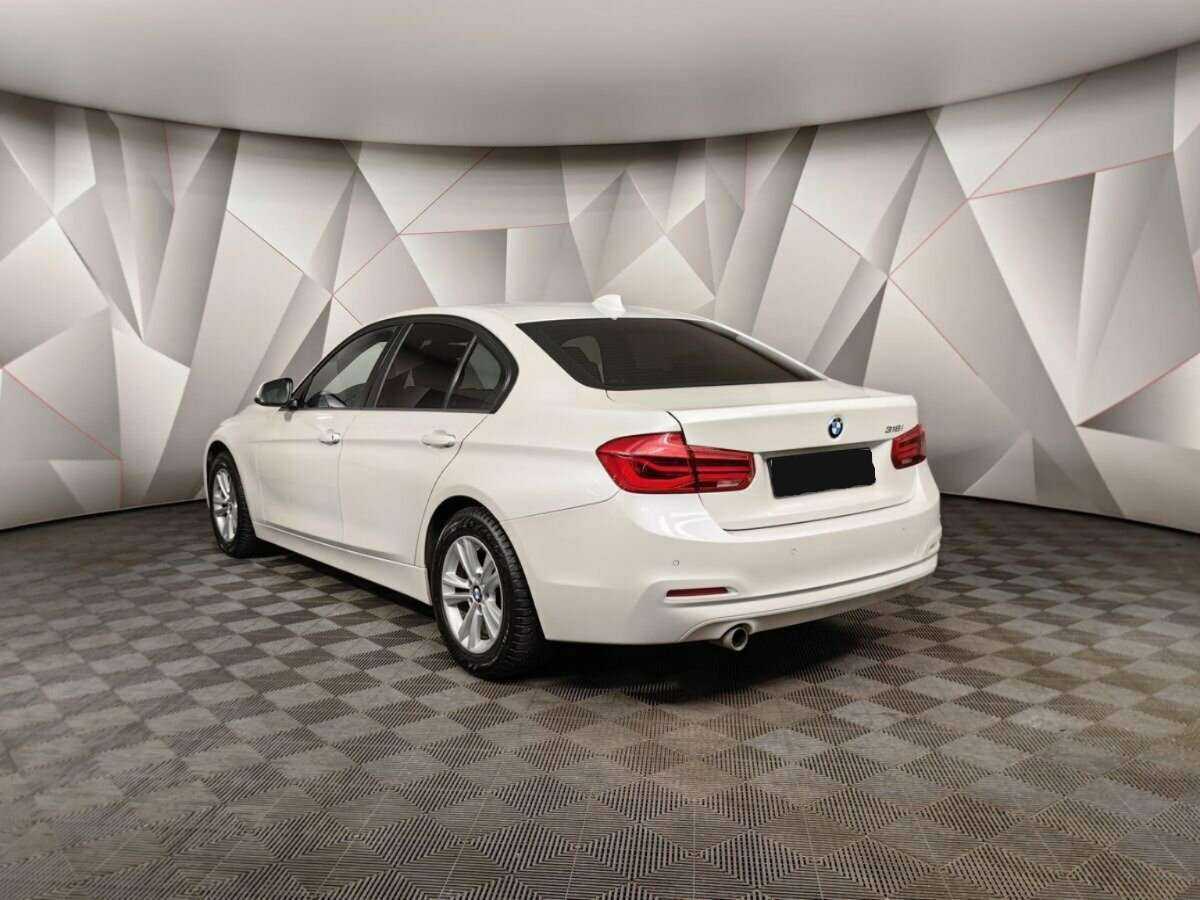 BMW 3 серии с пробегом — 2018 год. Фото: #3