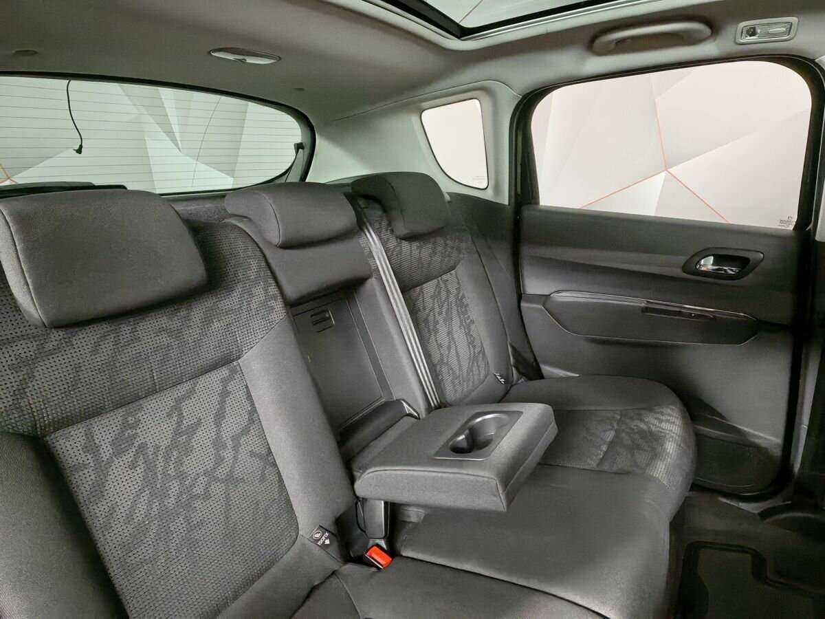 Peugeot 3008 с пробегом — 2012 год. Фото: #12