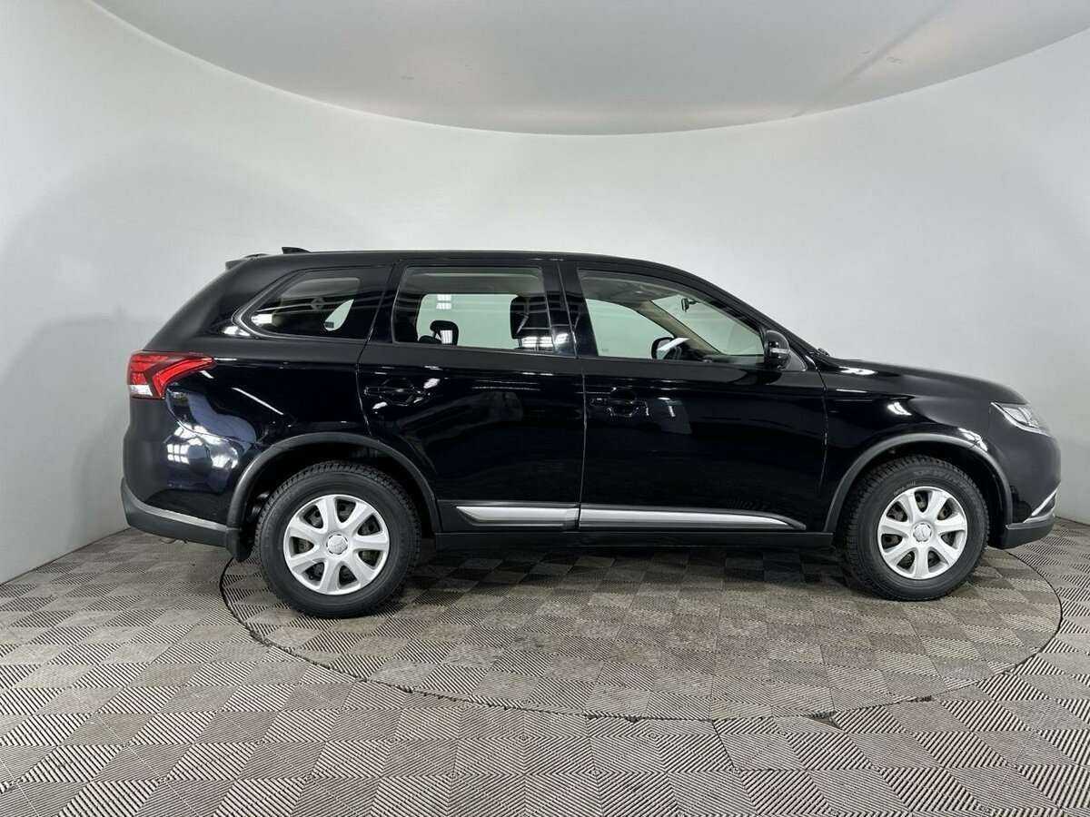 Mitsubishi Outlander с пробегом — 2017 год. Фото: #3