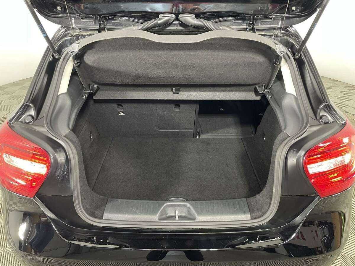 Mercedes-Benz A-Класс с пробегом — 2014 год. Фото: #17