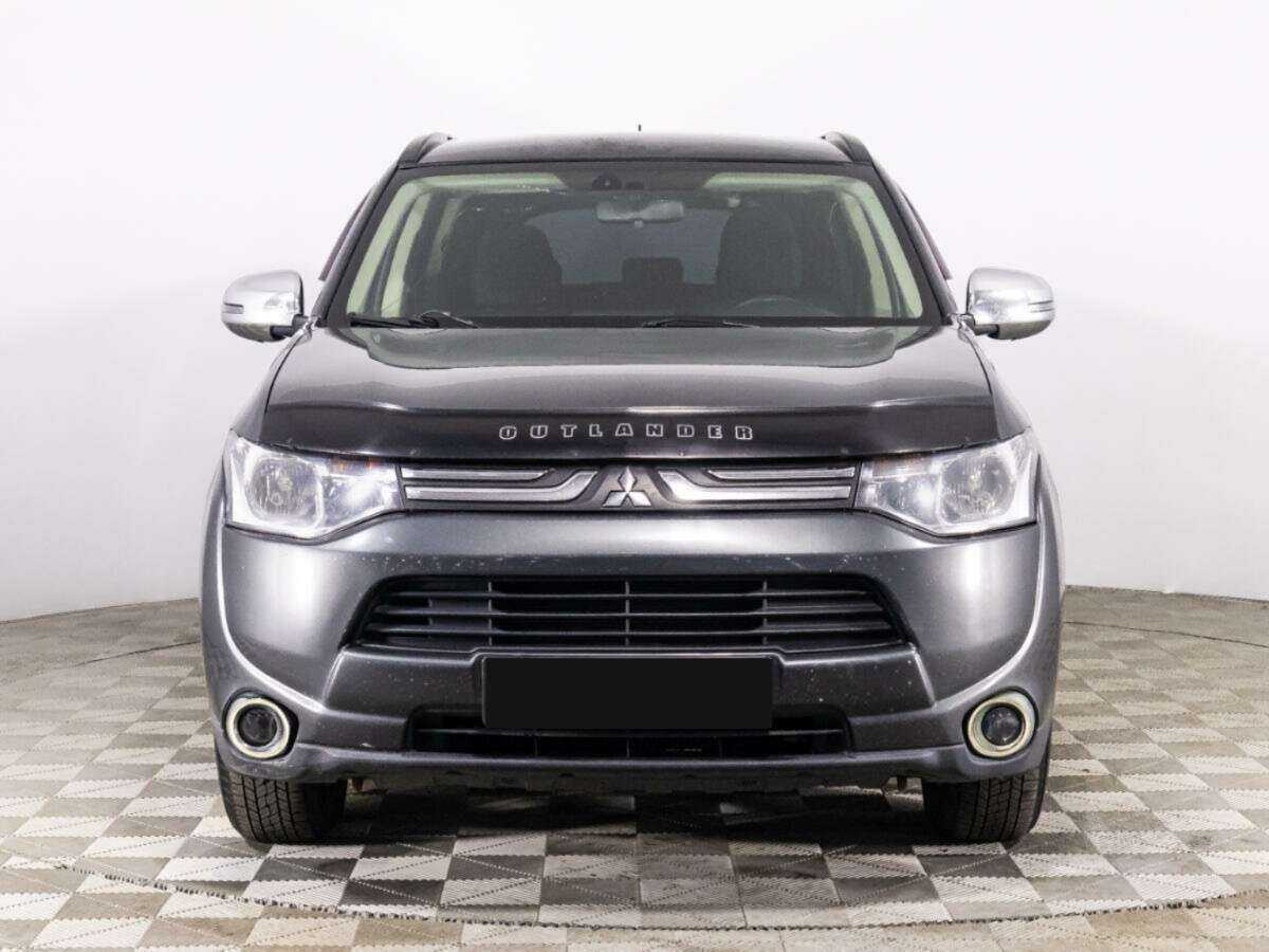Mitsubishi Outlander с пробегом — 2013 год. Фото: #1