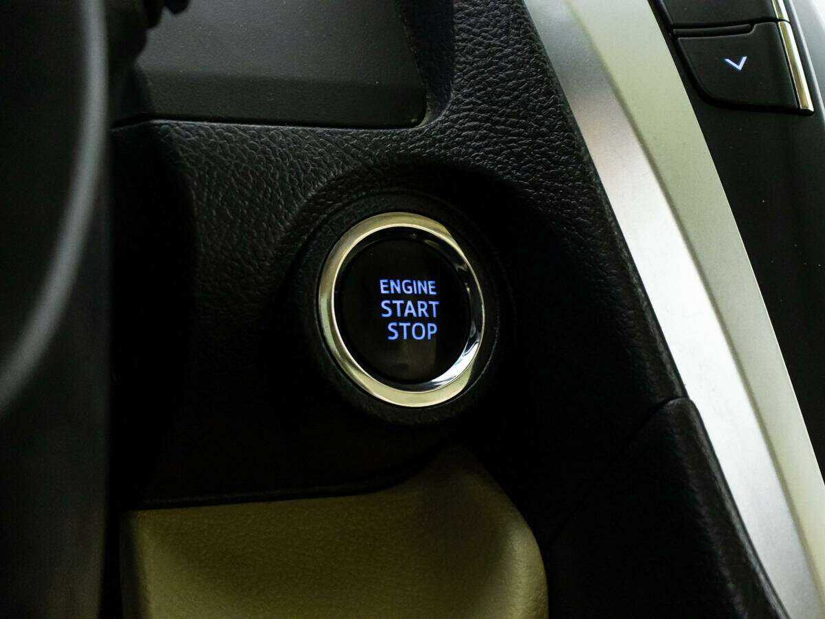 Toyota Camry с пробегом — 2017 год. Фото: #20