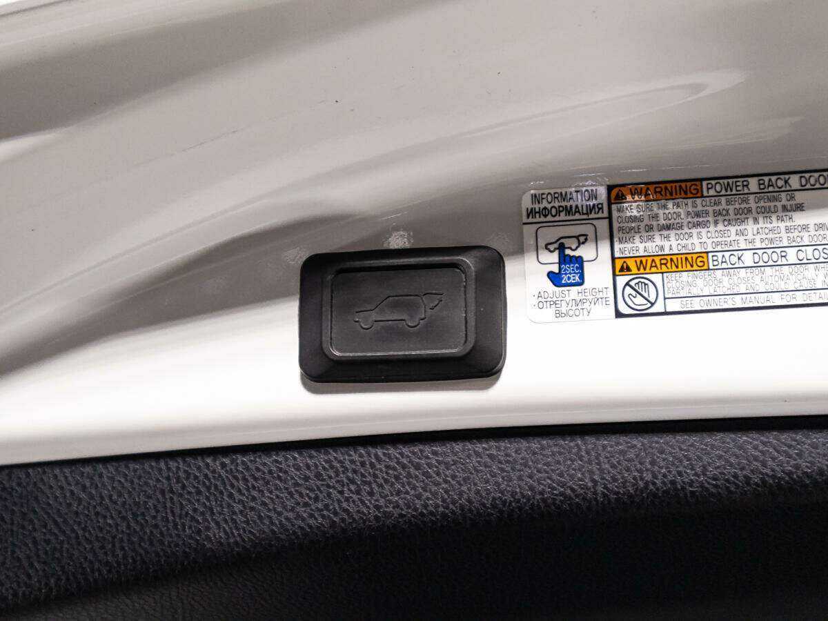 Toyota RAV4 с пробегом — 2018 год. Фото: #15