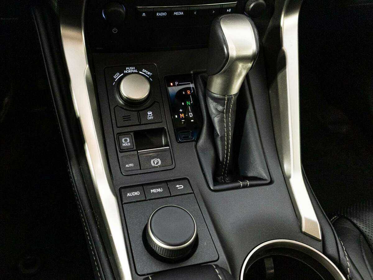 Lexus NX с пробегом — 2015 год. Фото: #18