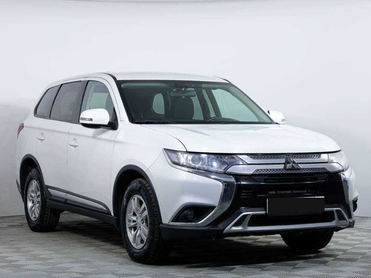 Mitsubishi Outlander с пробегом — 2018 год. Фото: #2