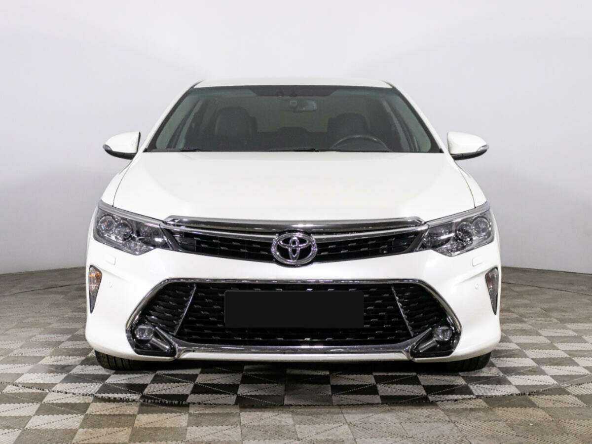 Toyota Camry с пробегом — 2017 год. Фото: #1