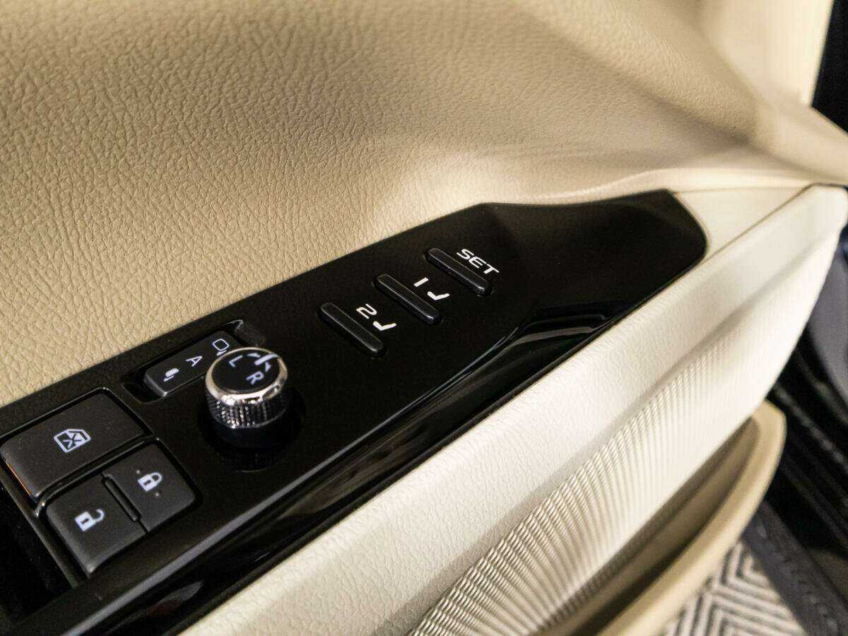 Toyota Camry с пробегом — 2018 год. Фото: #17