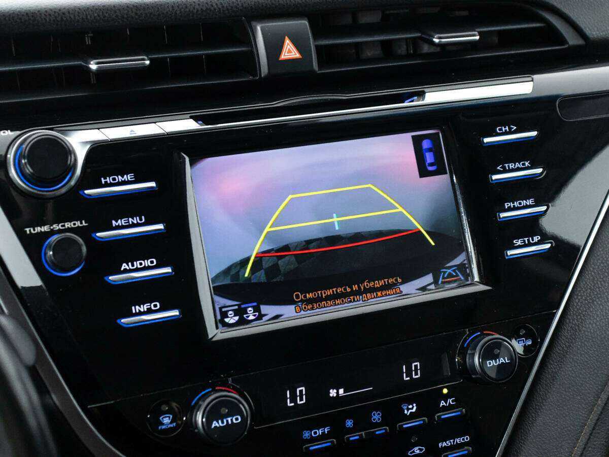 Toyota Camry с пробегом — 2018 год. Фото: #16