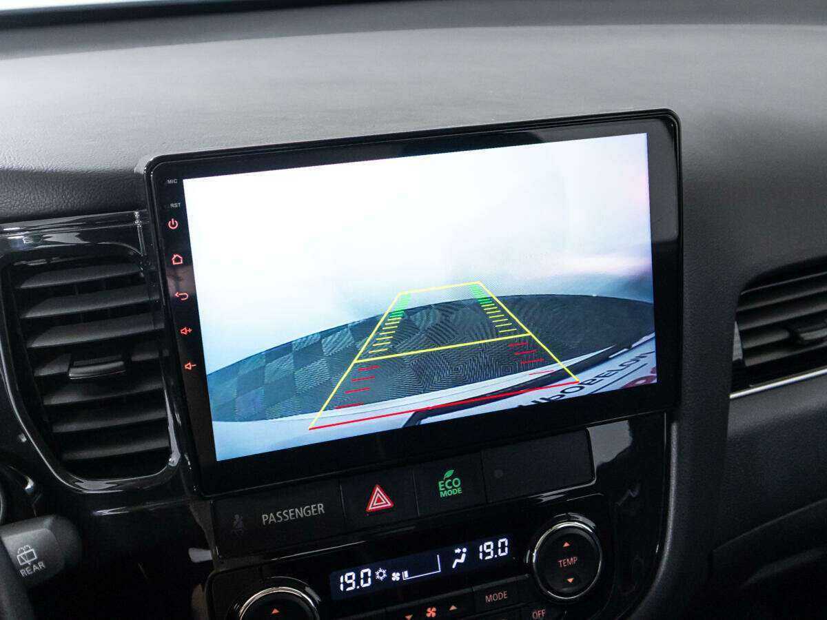 Mitsubishi Outlander с пробегом — 2022 год. Фото: #13