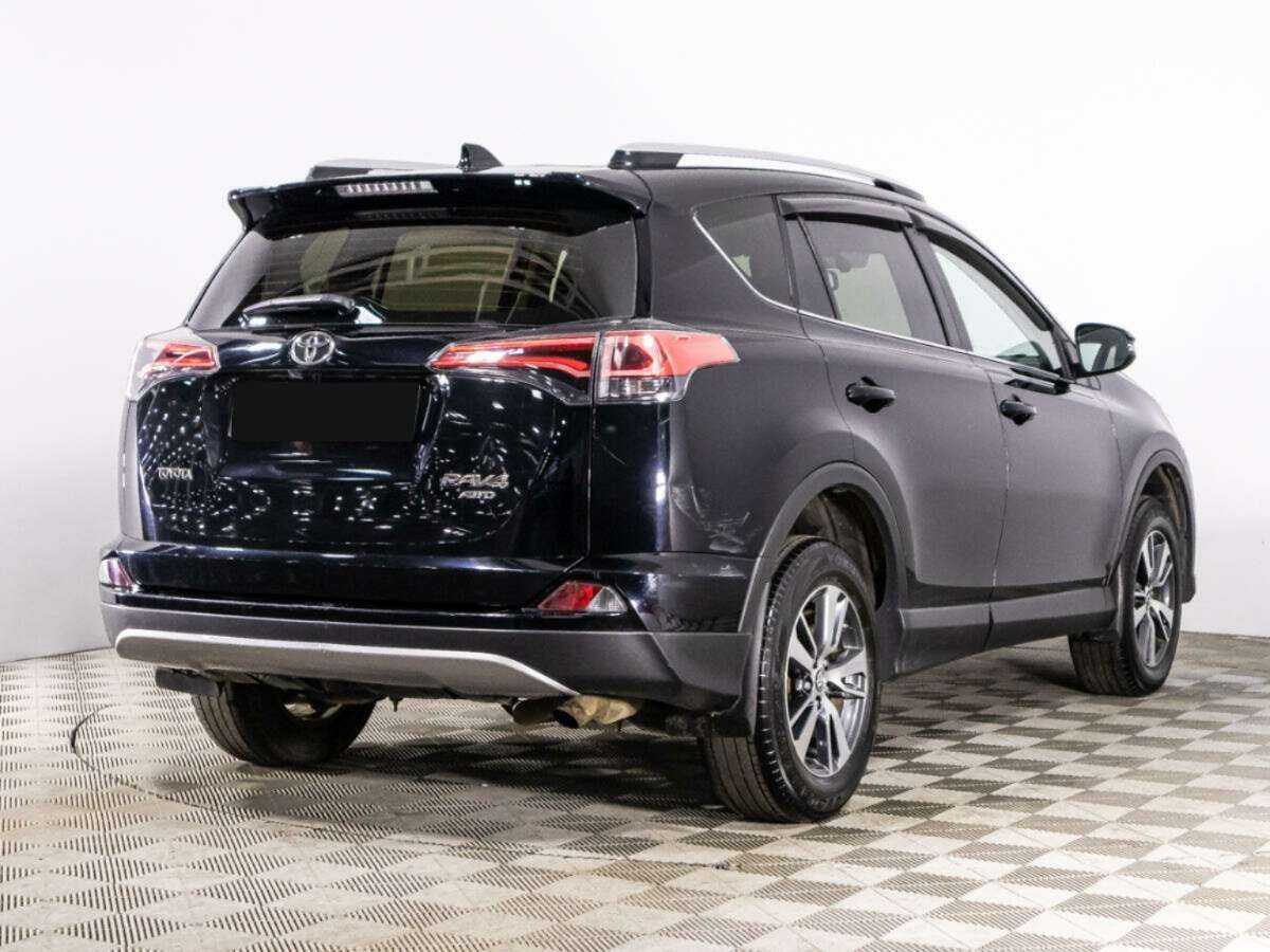 Toyota RAV4 с пробегом — 2018 год. Фото: #4