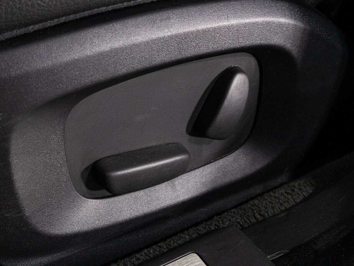 Jaguar XF с пробегом — 2013 год. Фото: #16