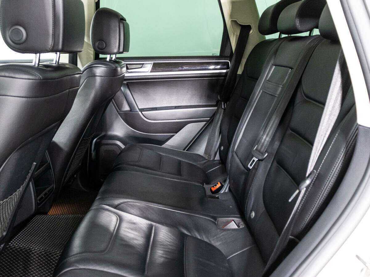 Volkswagen Touareg с пробегом — 2015 год. Фото: #7
