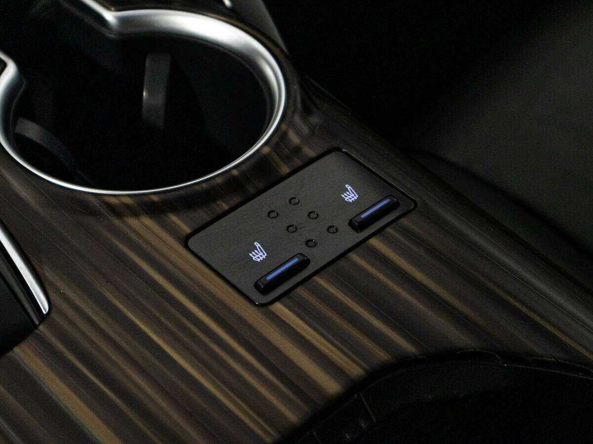 Toyota Camry с пробегом — 2018 год. Фото: #17