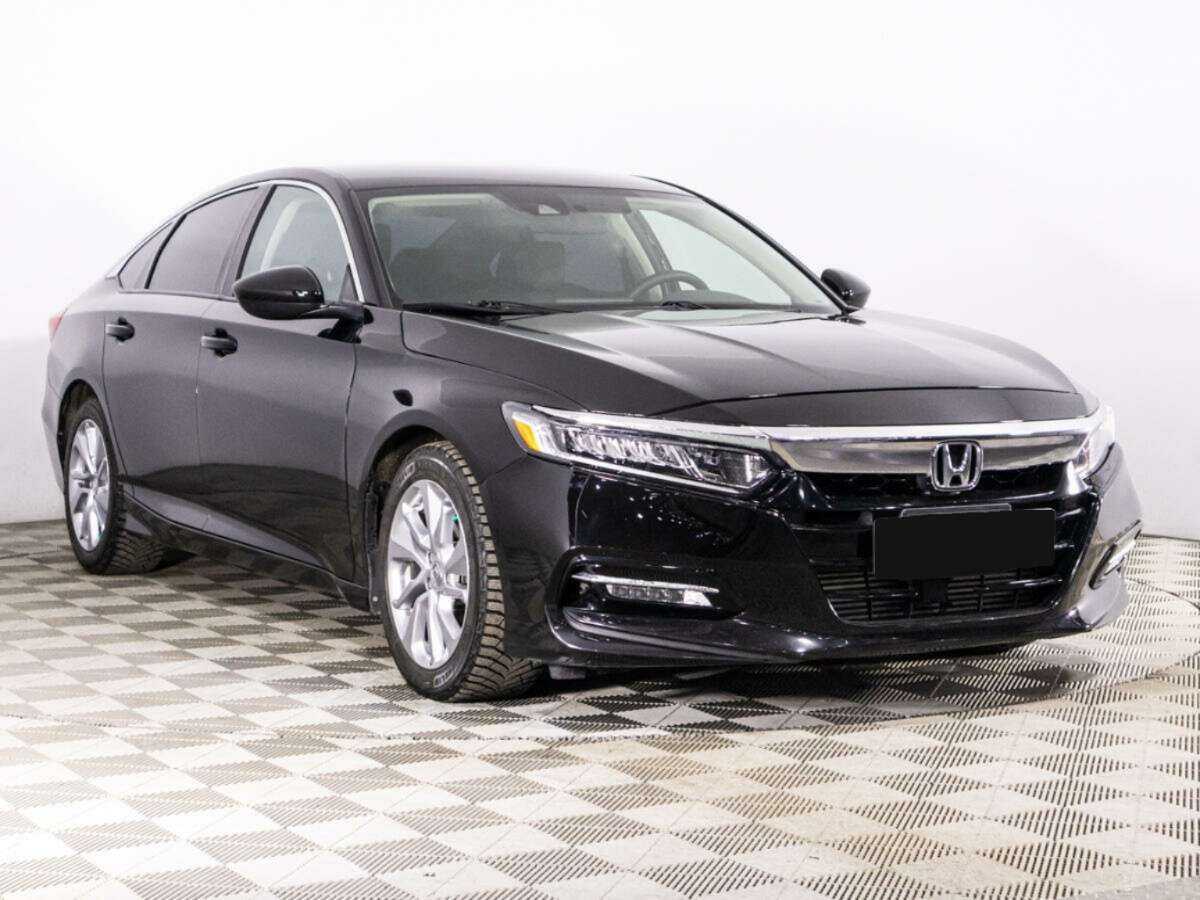 Honda Accord с пробегом — 2018 год. Фото: #2