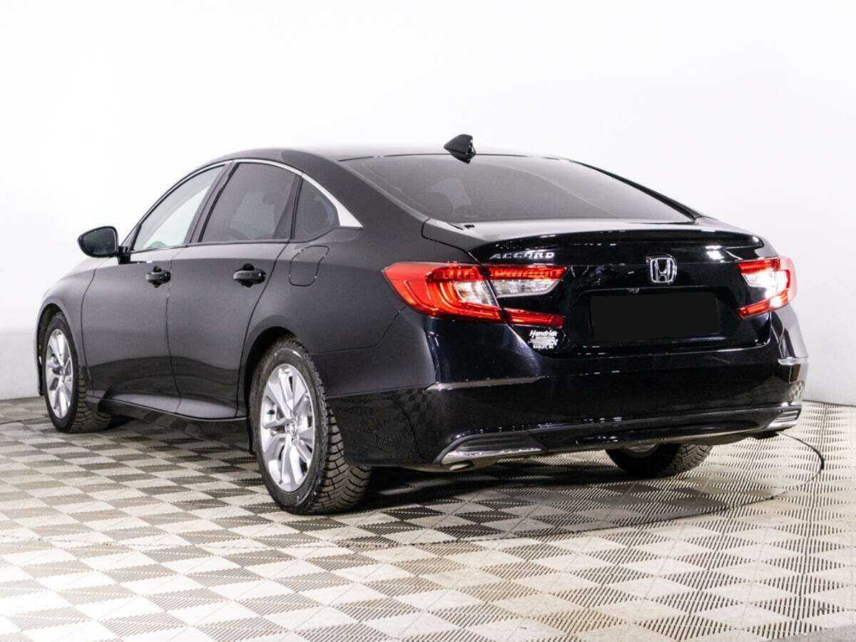 Honda Accord с пробегом — 2018 год. Фото: #6