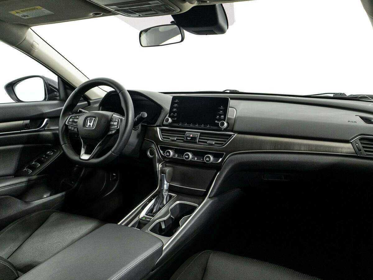Honda Accord с пробегом — 2018 год. Фото: #8