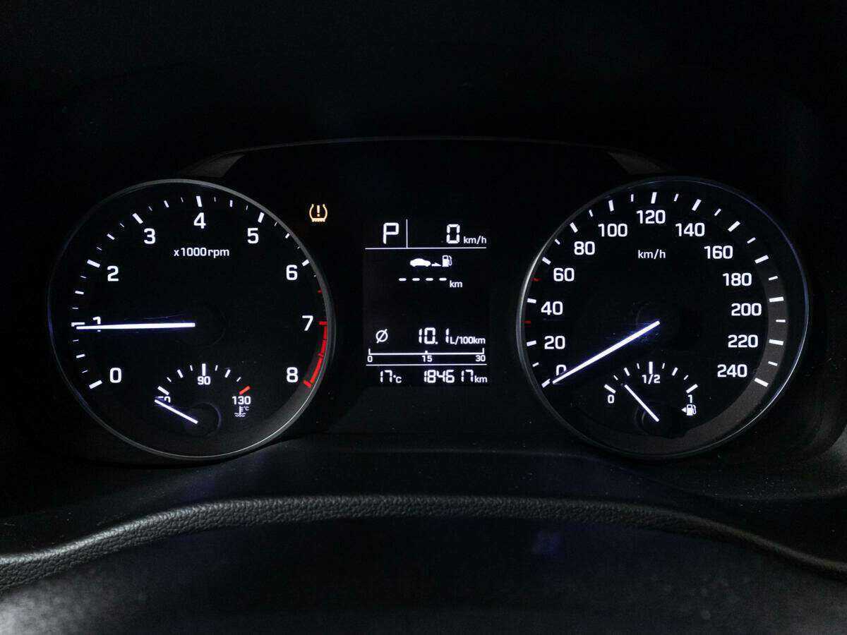 Hyundai Elantra с пробегом — 2018 год. Фото: #11