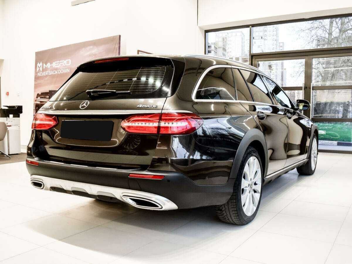 Mercedes-Benz E-Класс с пробегом — 2017 год. Фото: #2