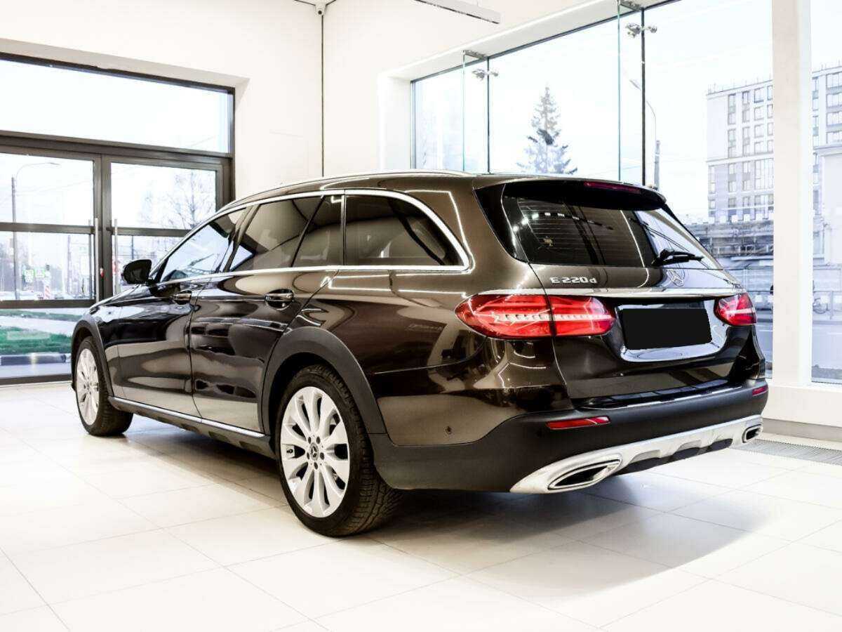 Mercedes-Benz E-Класс с пробегом — 2017 год. Фото: #4