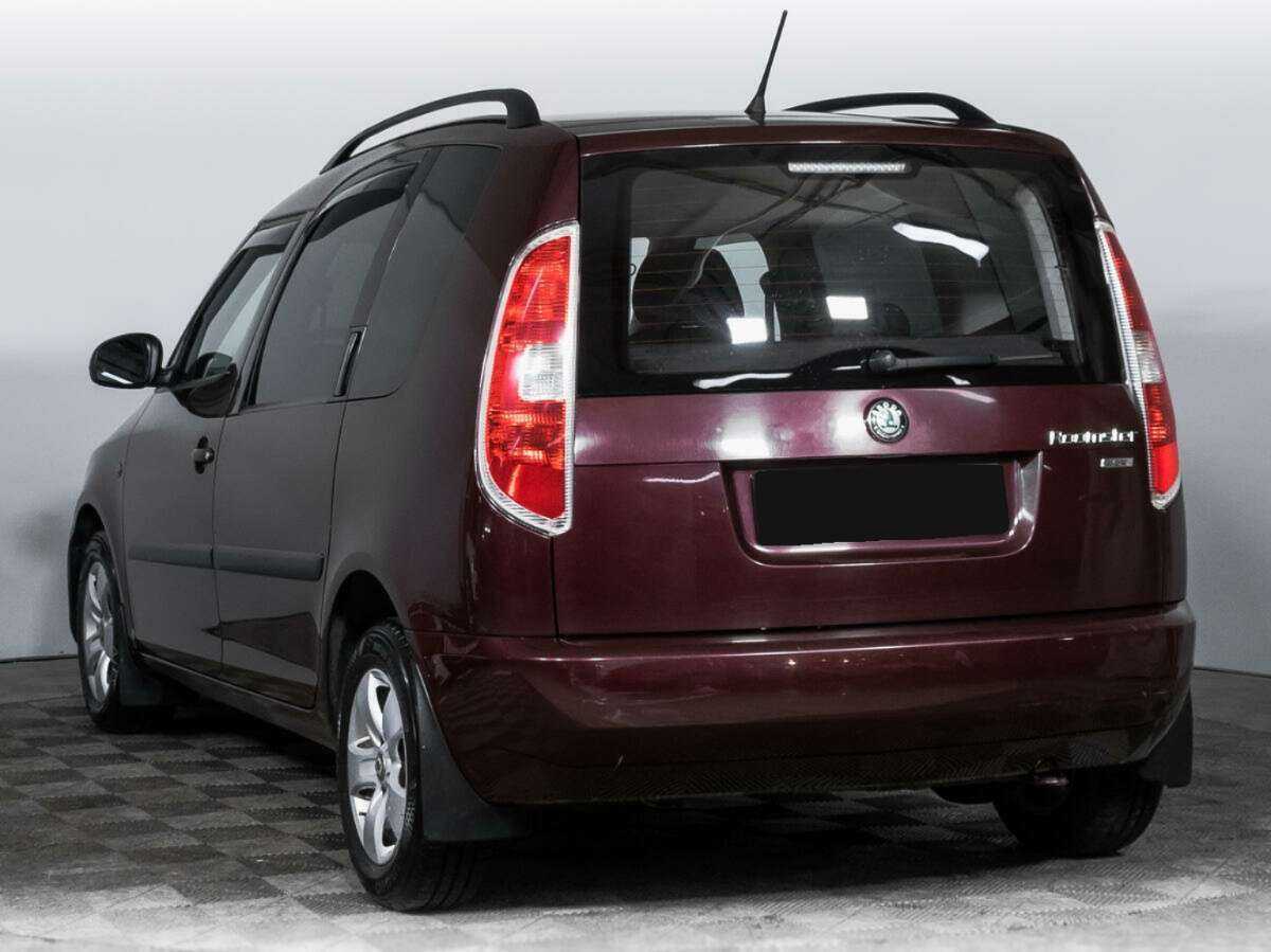 Skoda Roomster с пробегом — 2012 год. Фото: #6