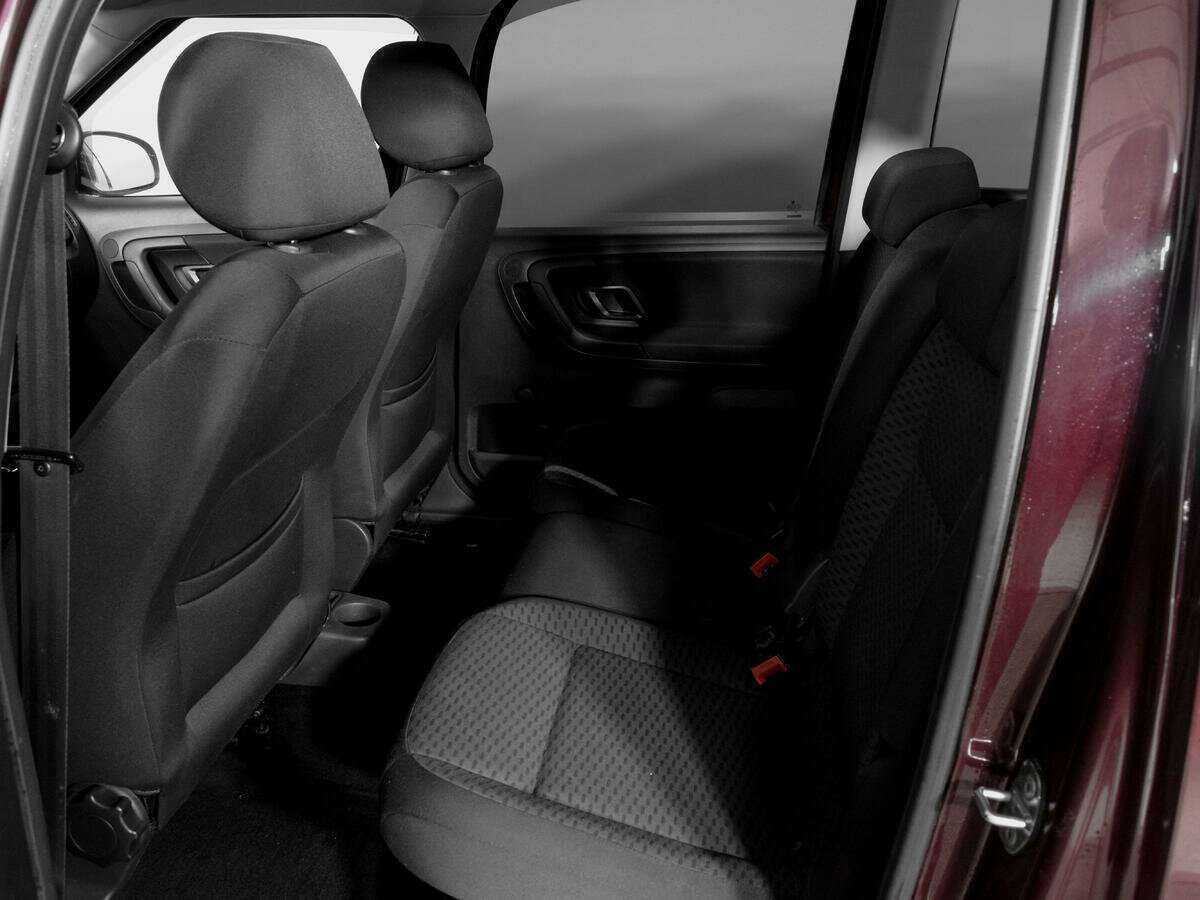 Skoda Roomster с пробегом — 2012 год. Фото: #9