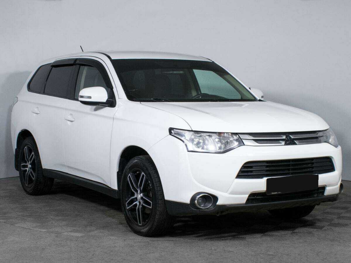 Mitsubishi Outlander с пробегом — 2014 год. Фото: #2