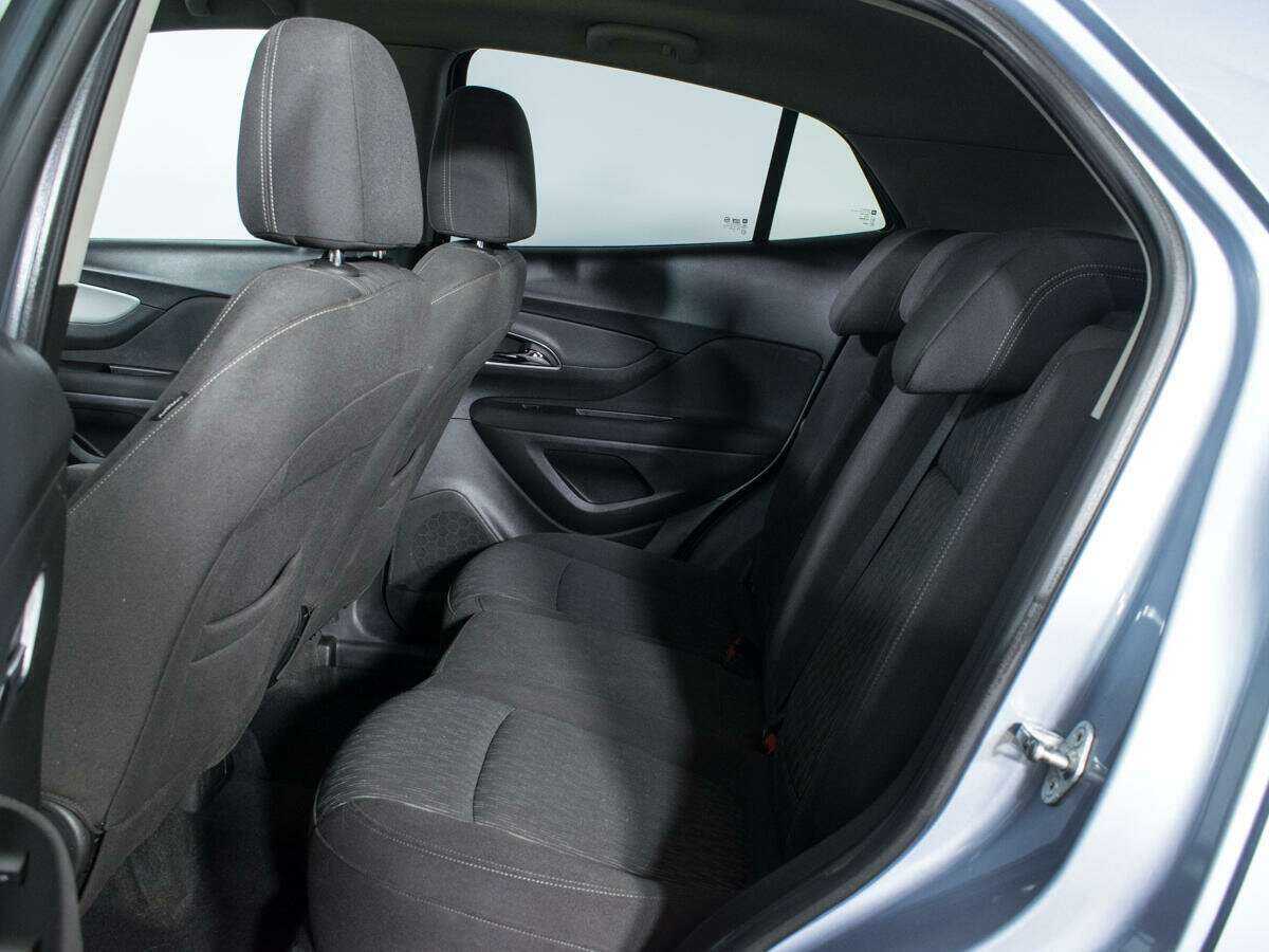 Opel Mokka с пробегом — 2012 год. Фото: #9