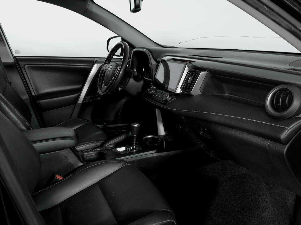 Toyota RAV4 с пробегом — 2016 год. Фото: #8