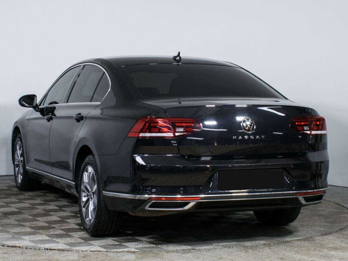 Volkswagen Passat с пробегом — 2021 год. Фото: #6