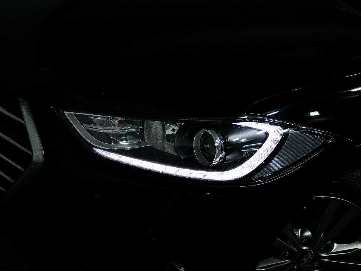 Hyundai Elantra с пробегом — 2018 год. Фото: #18