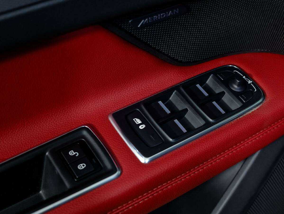 Jaguar XF с пробегом — 2017 год. Фото: #27