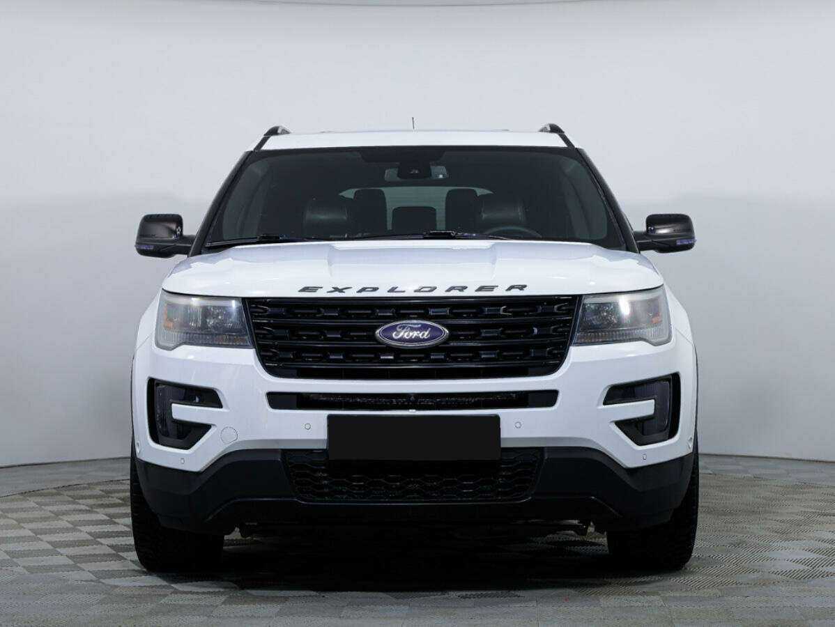 Ford Explorer с пробегом — 2015 год. Фото: #1