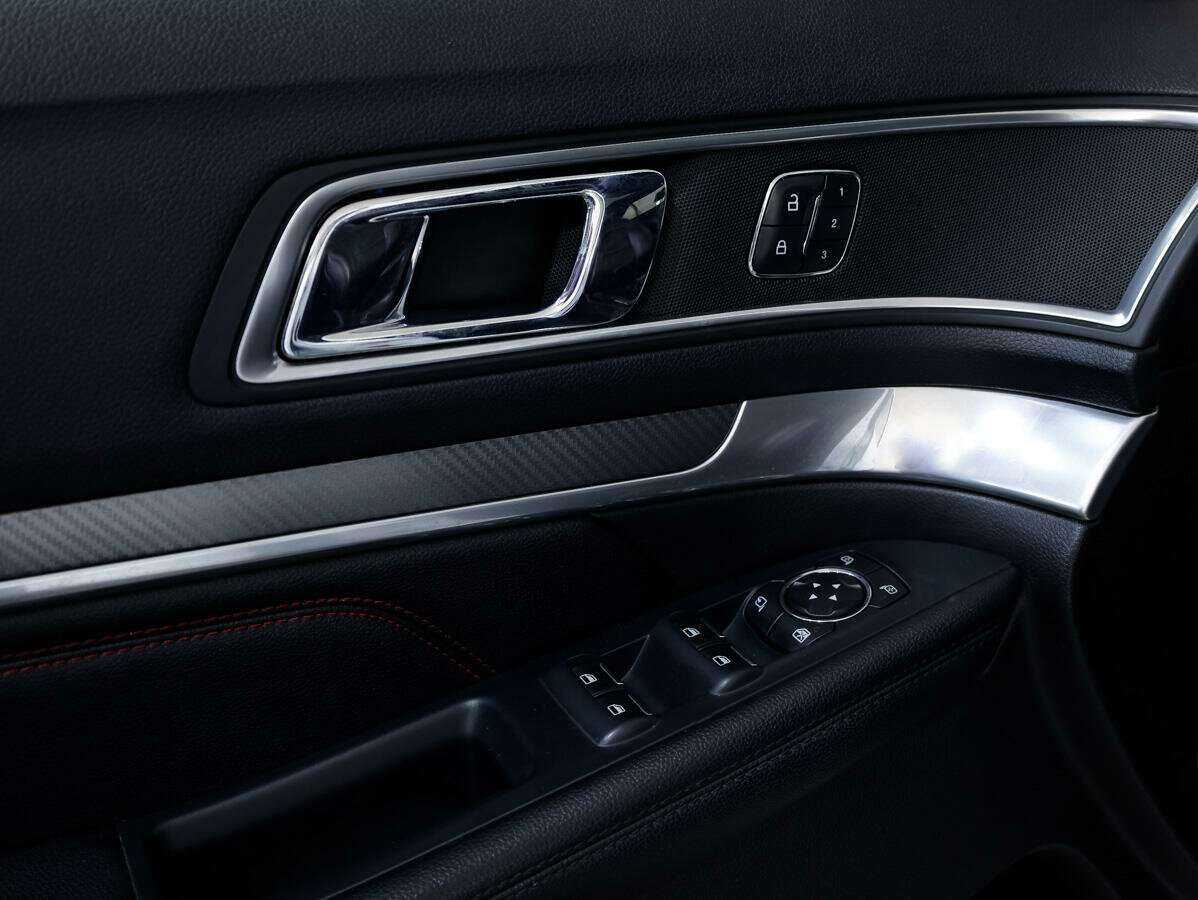 Ford Explorer с пробегом — 2015 год. Фото: #21