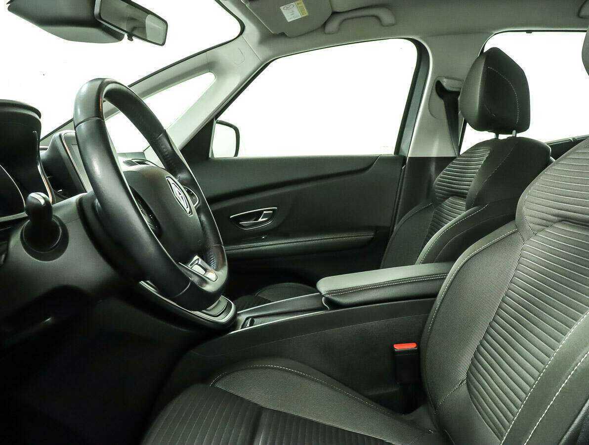 Renault Scenic с пробегом — 2018 год. Фото: #6