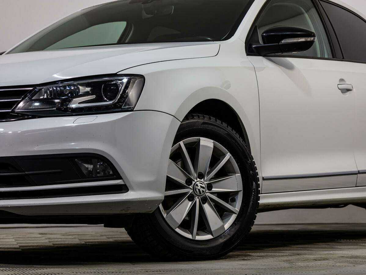 Volkswagen Jetta с пробегом — 2017 год. Фото: #14