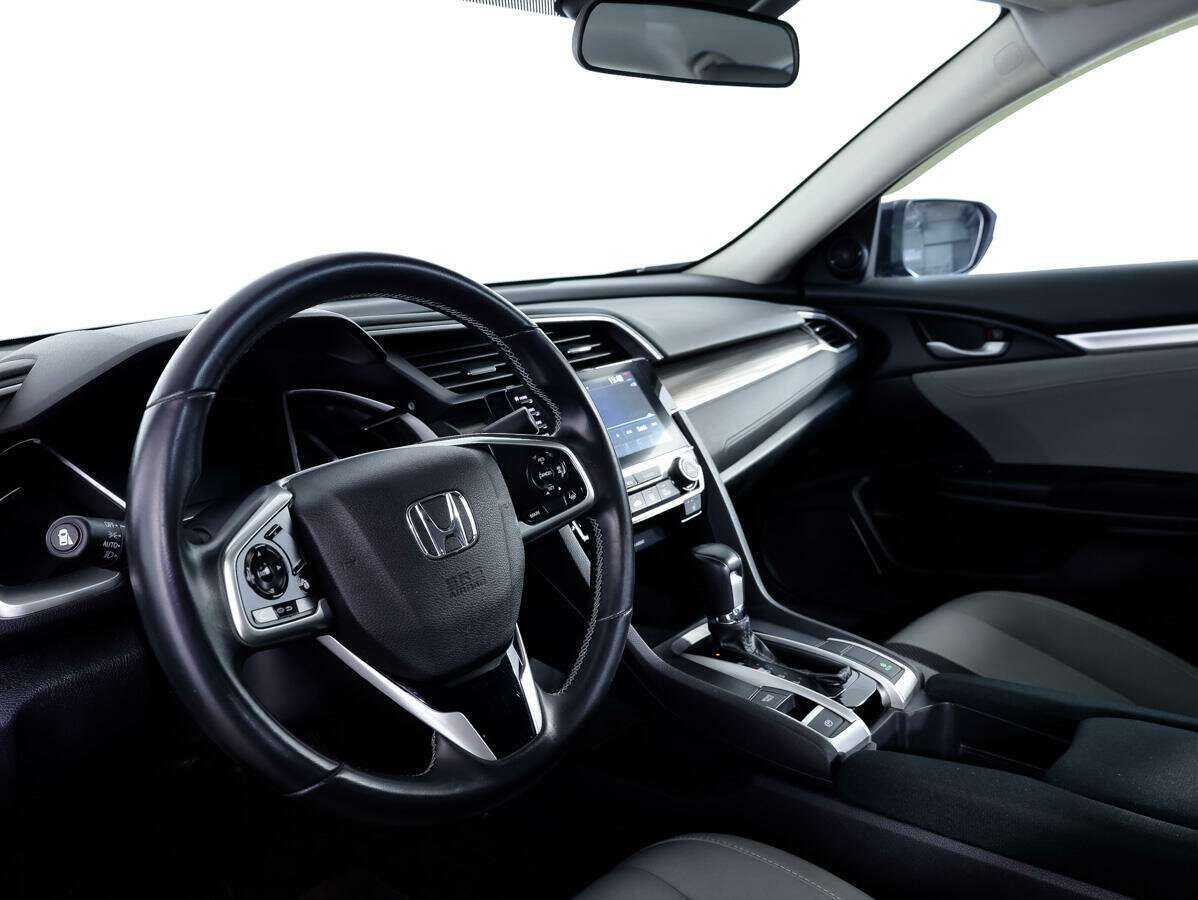 Honda Civic с пробегом — 2019 год. Фото: #8