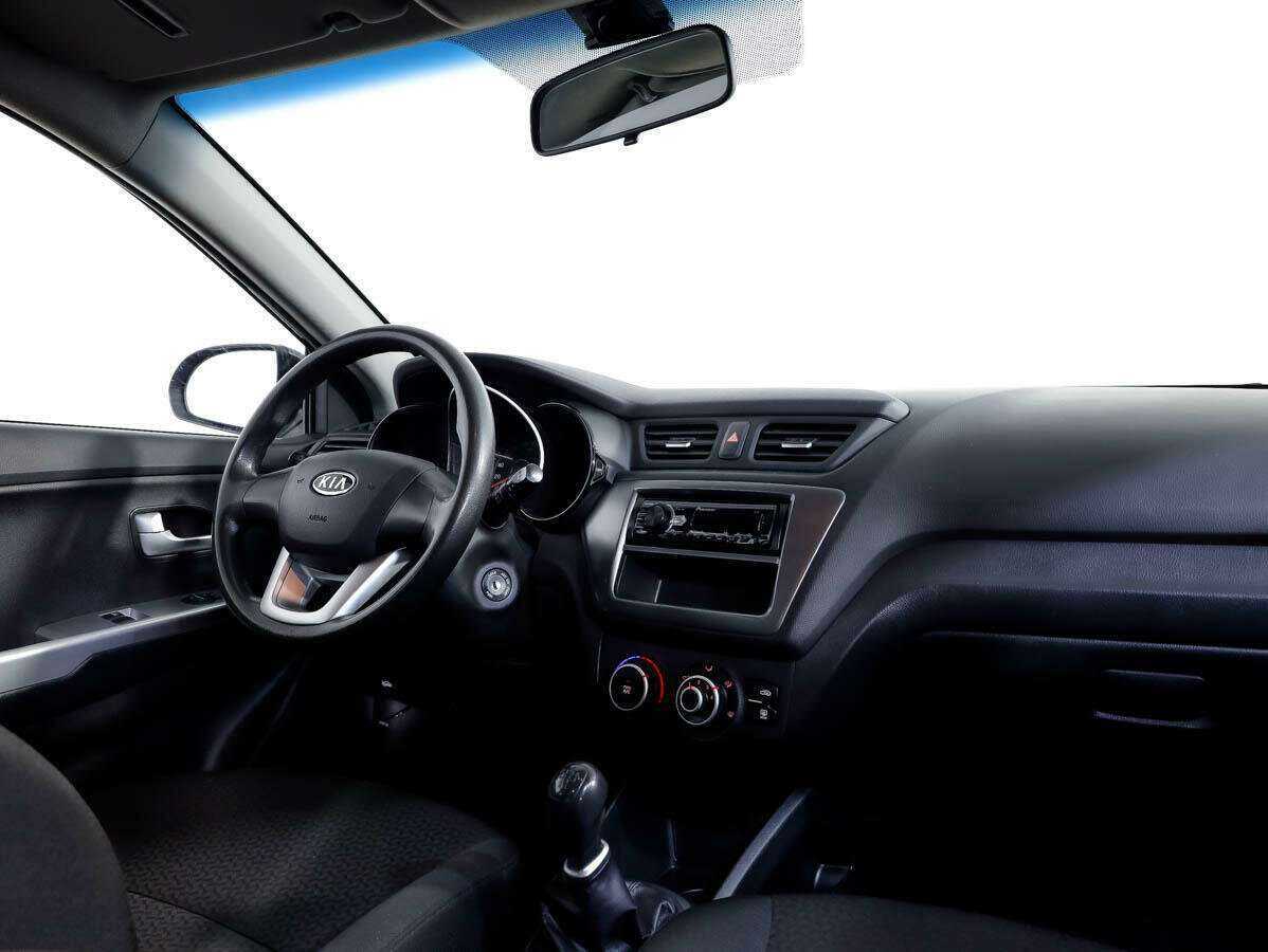 Kia Rio с пробегом — 2012 год. Фото: #7
