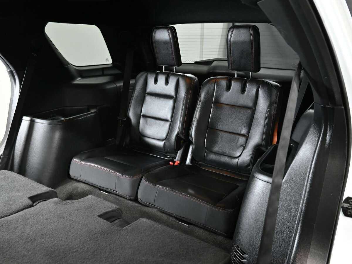 Ford Explorer с пробегом — 2015 год. Фото: #18