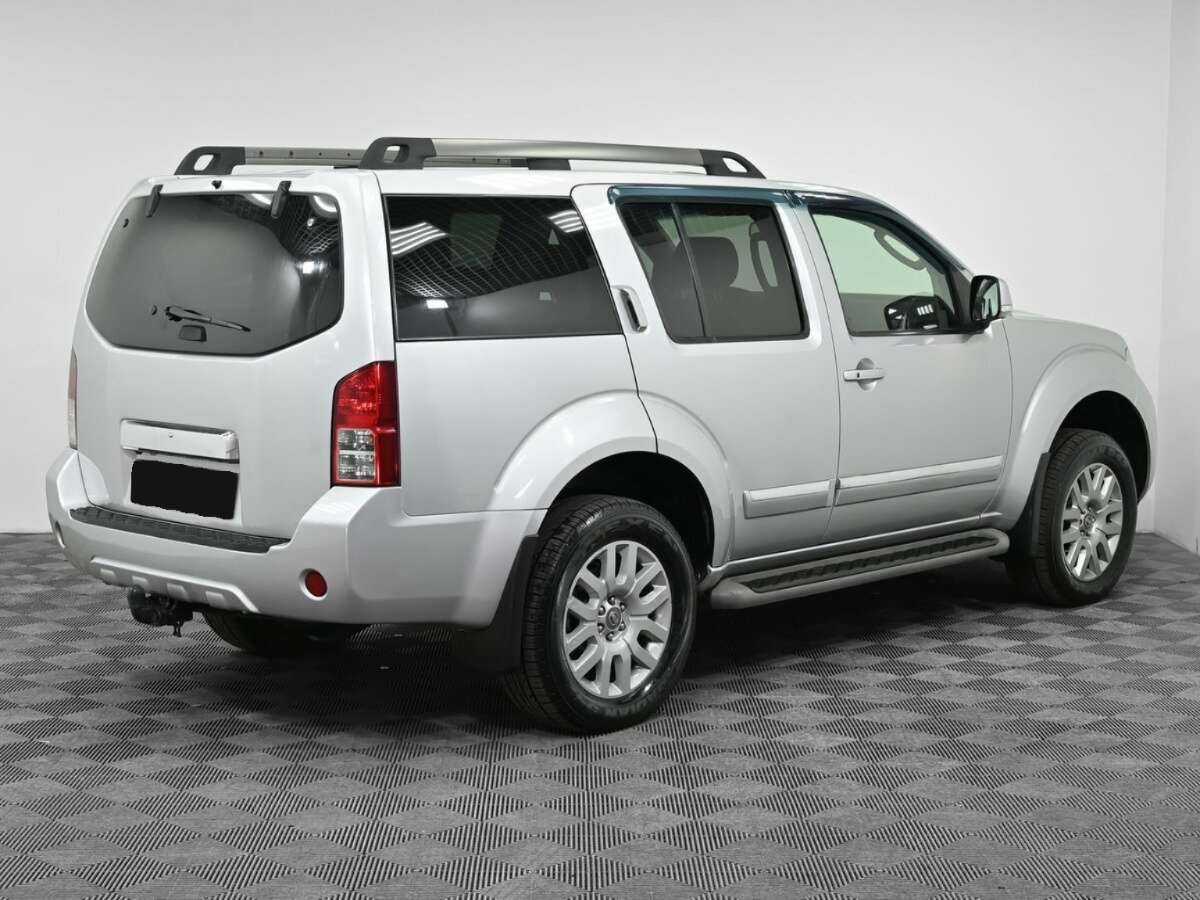Nissan Pathfinder с пробегом — 2012 год. Фото: #1