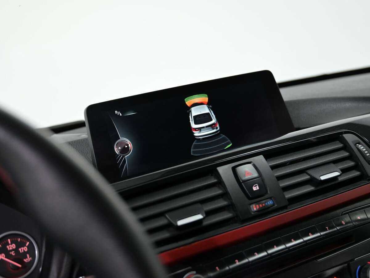 BMW 3 серии с пробегом — 2015 год. Фото: #10