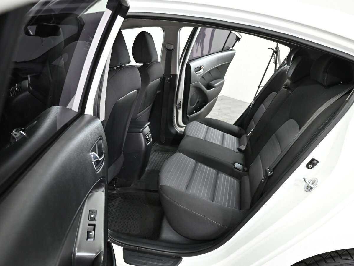 Kia Cerato с пробегом — 2015 год. Фото: #14