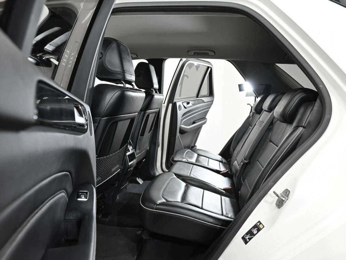 Mercedes-Benz M-Класс с пробегом — 2012 год. Фото: #13