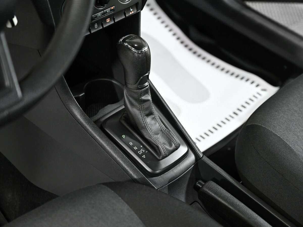 Skoda Rapid с пробегом — 2016 год. Фото: #7