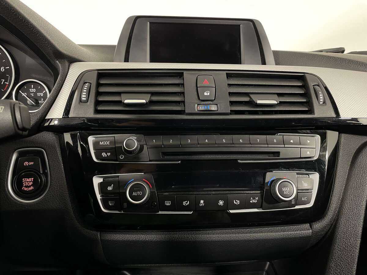 BMW 3 серии с пробегом — 2016 год. Фото: #19