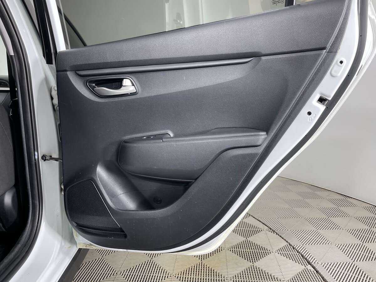 Kia Rio с пробегом — 2020 год. Фото: #23