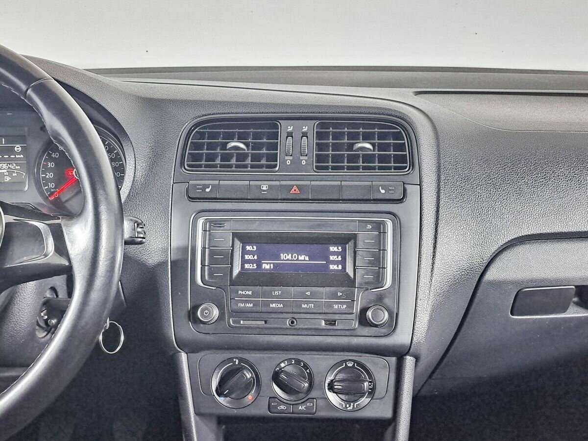 Volkswagen Polo с пробегом — 2018 год. Фото: #11