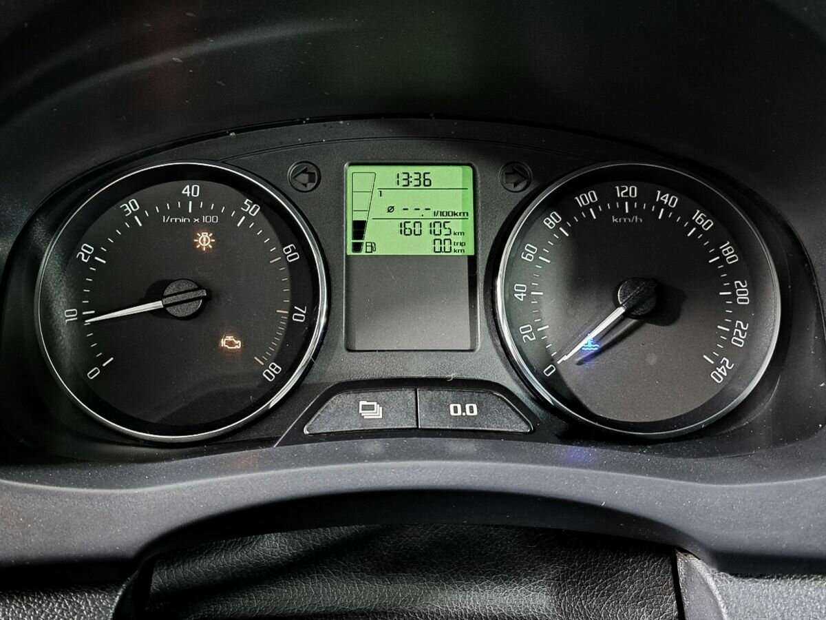 Skoda Roomster с пробегом — 2012 год. Фото: #10