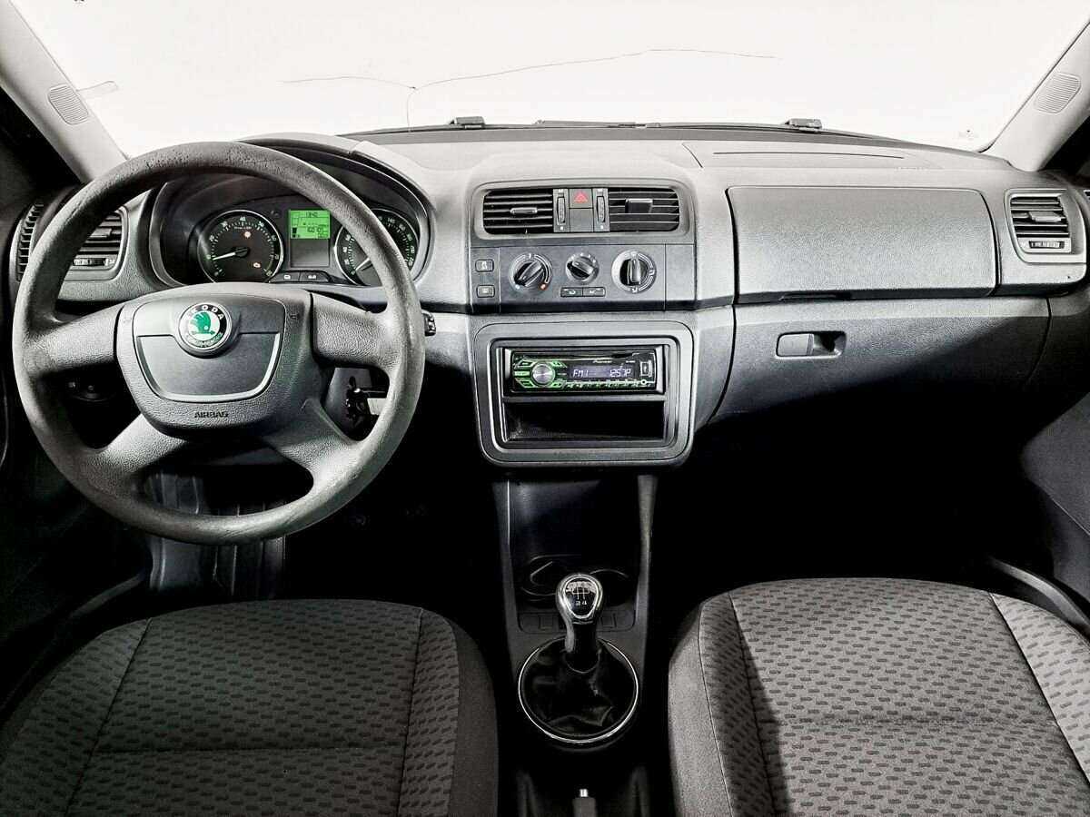 Skoda Roomster с пробегом — 2012 год. Фото: #11